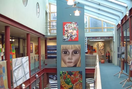Bromsgrove accommodation and campus photo 3