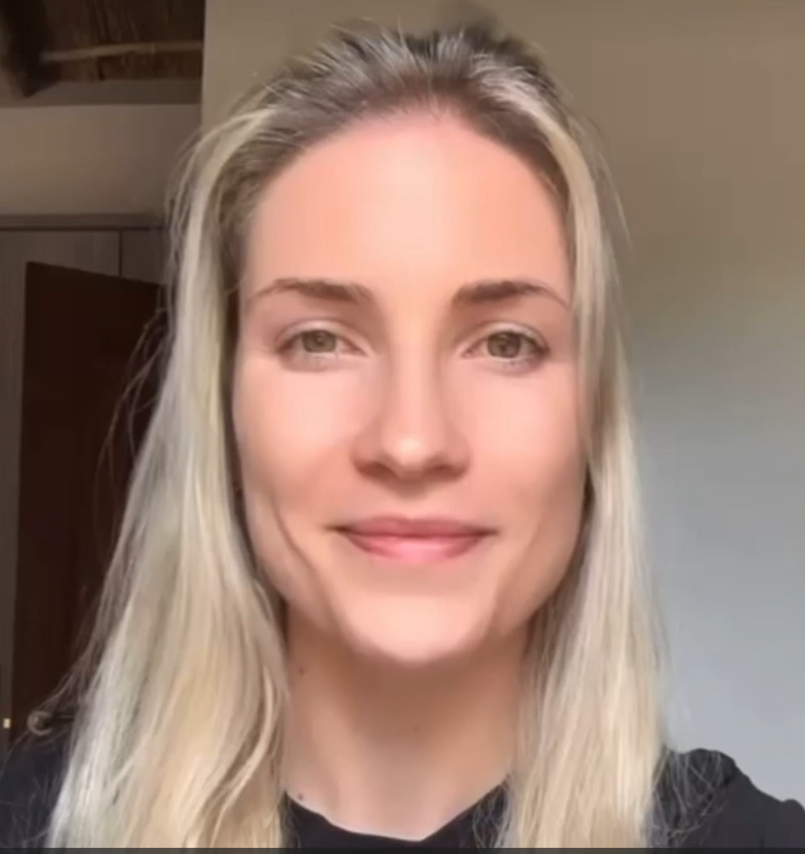 Келли — преподаватель английского